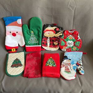 Set Of 8 Christmas-Themed Oven Mitts Pot Holders & Towels Featuring Santa Snowme